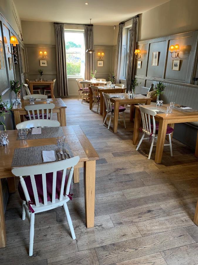 Collingwood Arms Hotel Cornhill on Tweed Bagian luar foto
