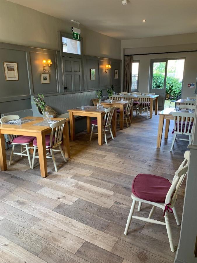 Collingwood Arms Hotel Cornhill on Tweed Bagian luar foto